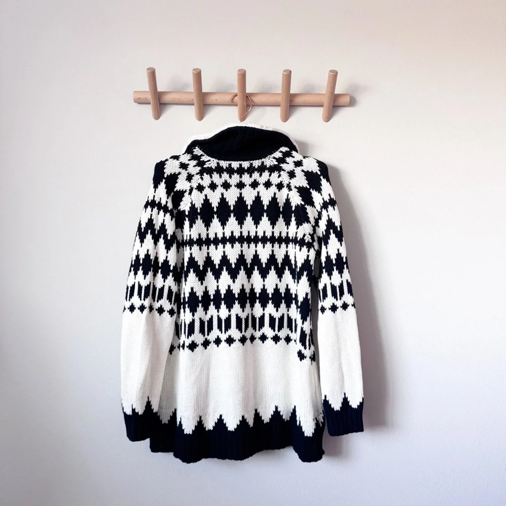 Show Me Your MuMu Sun Valley Black and White Sweater - Picture 10 of 13